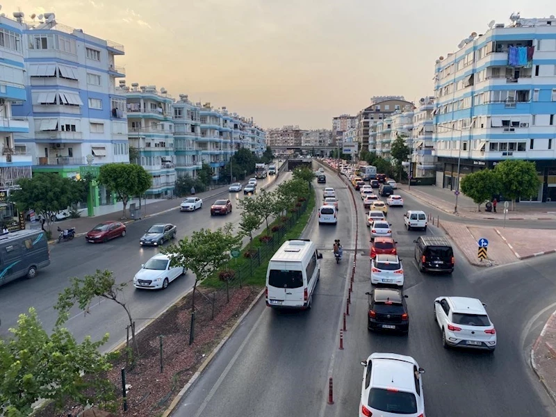 Antalya’da motorlu kara taşıtları sayısı 1 milyon 594 bin 194 oldu

