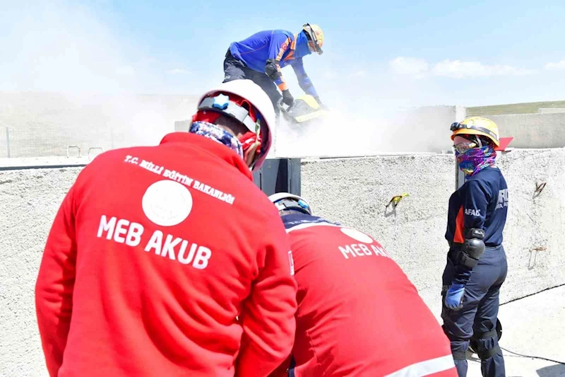 Kırşehir’de MEB AKUB ekibinden gerçeğini aratmayan tatbikat
