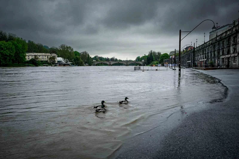 İtalya’da sel ve heyelan: 3 ölü
