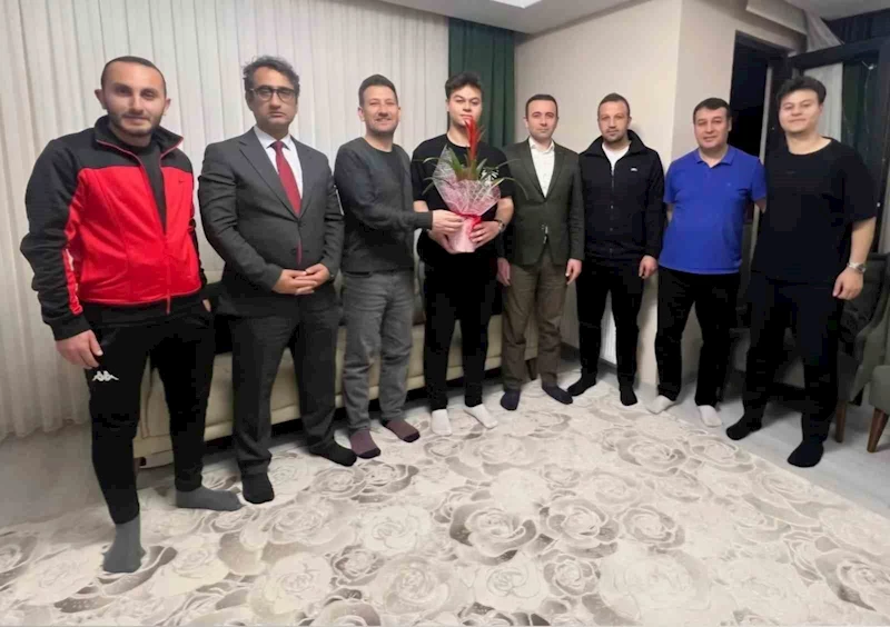 Hakemlerin protesto ettiği saldırgan sporculara 24 ay hak mahrumiyeti
