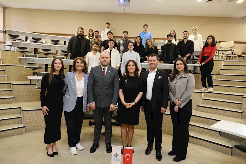 İş dünyasının deneyimli isimleri ‘Business Summit 25’te HKÜ öğrencileriyle buluştu
