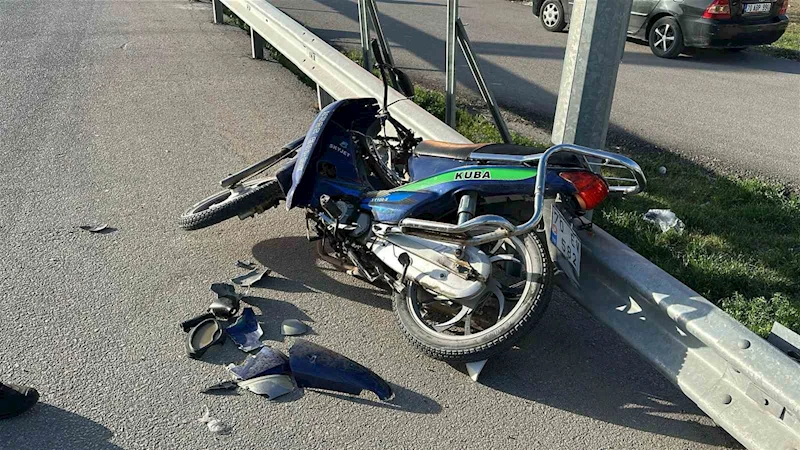 Karaman’da motosiklet otomobille çarpıştı: 2 yaralı
