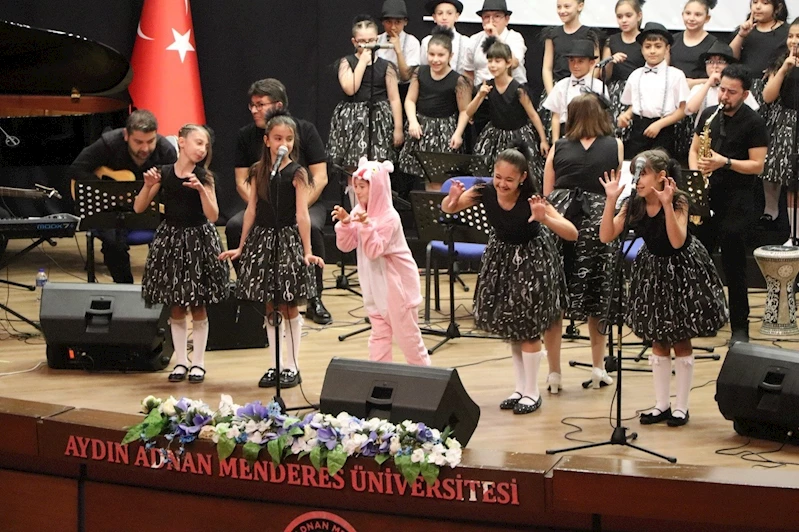 Geleceğin sanatçıları Efeler’de sahne aldı
