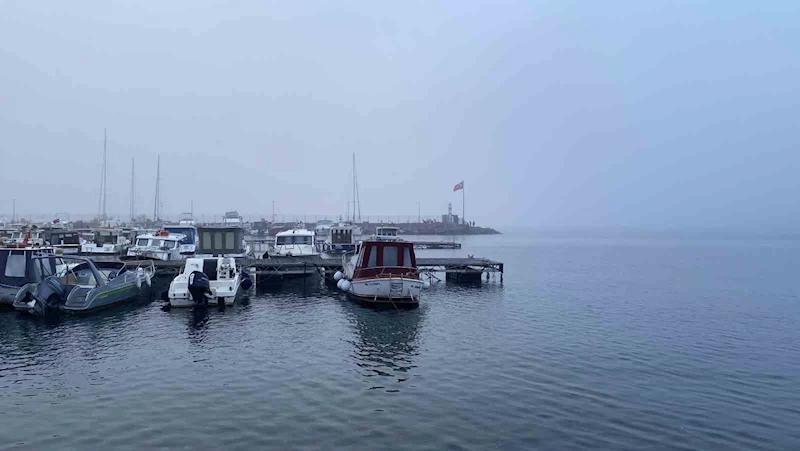 Çanakkale Boğazı sis nedeniyle transit gemi geçişlerine kapatıldı
