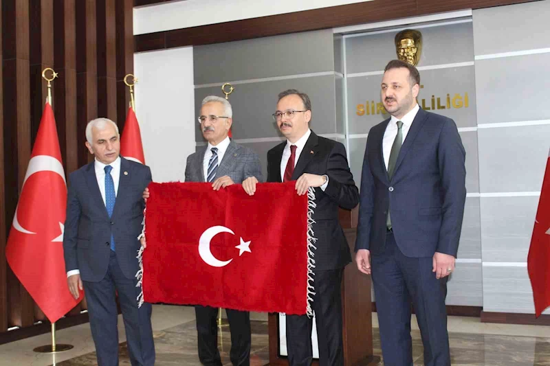 Bakan Uraloğlu, Siirt Valiliğini ve esnafı ziyaret etti
