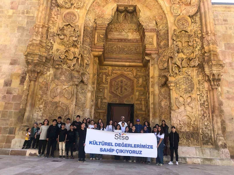 Anadolu’nun El Hamrası ortaokul öğrencilerini ağırladı
