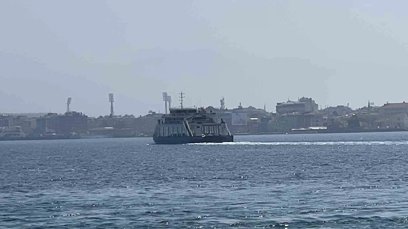 Çanakkale Boğazı’nda sis etkisini yitirdi, feribot seferleri tekrar başladı

