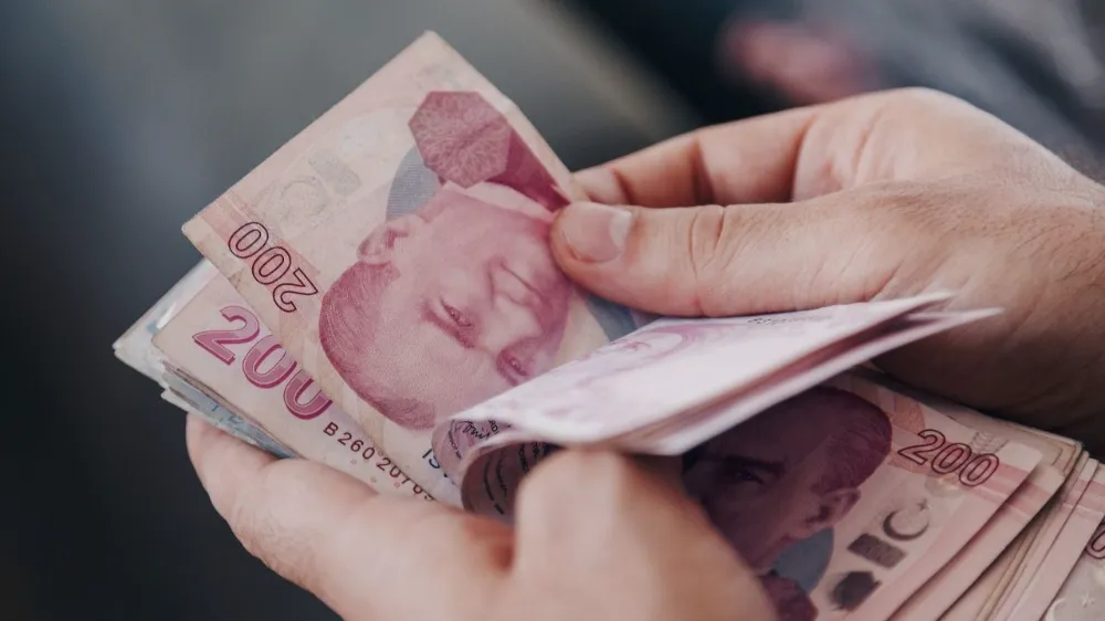 Emeklilerin bayram ikramiyesi farkları yarın yatırılacak!