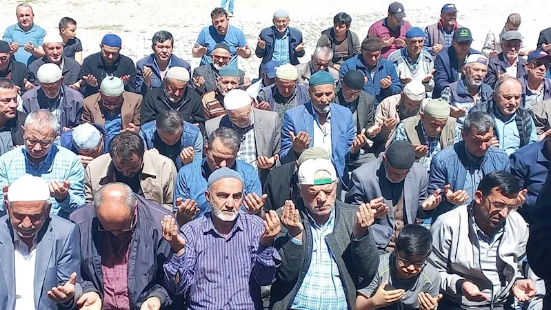 Beyşehir Gölü Havzası’nda çiftçilerin yağış beklentisi devam ediyor
