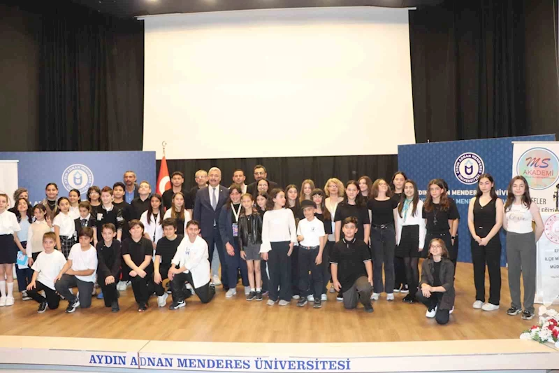 Efeler’de genç yetenekler sahne aldı
