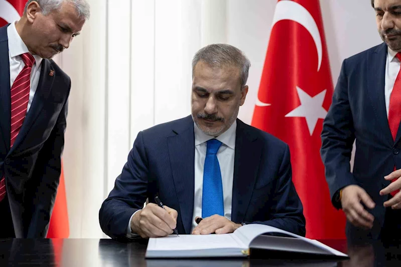 Dışişleri Bakanı Fidan, Oran Başkonsolosluğu açılış törenine katıldı
