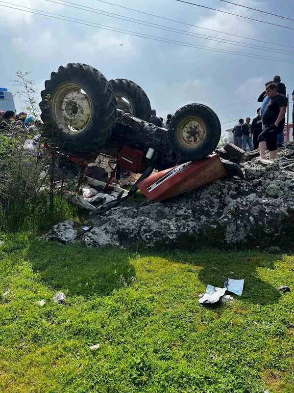 Balıkesir’de traktör ters döndü: 4 yaralı
