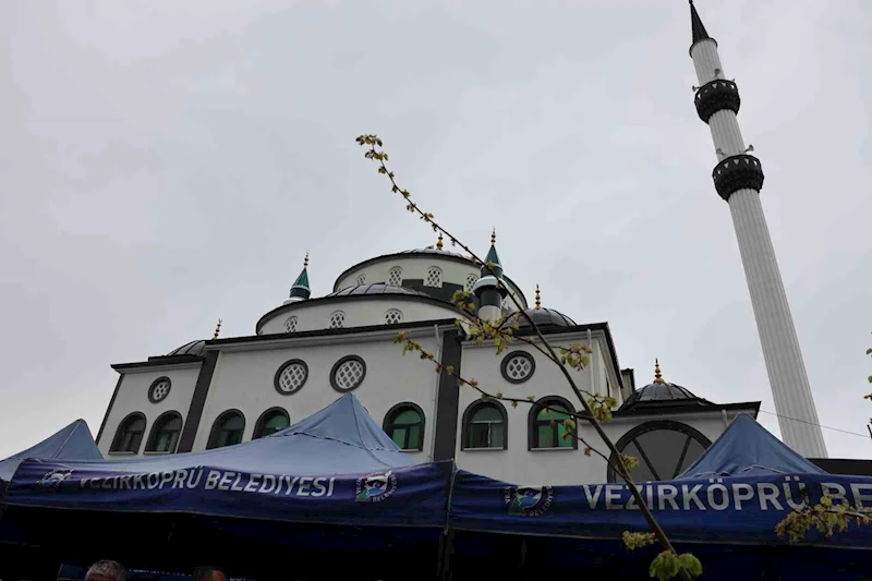 Vezirköprü’de yeni cami ibadete açıldı
