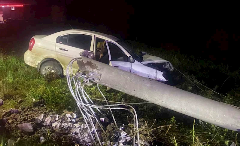 Samsun’da otomobil elektrik direğine çarptı: 1 yaralı
