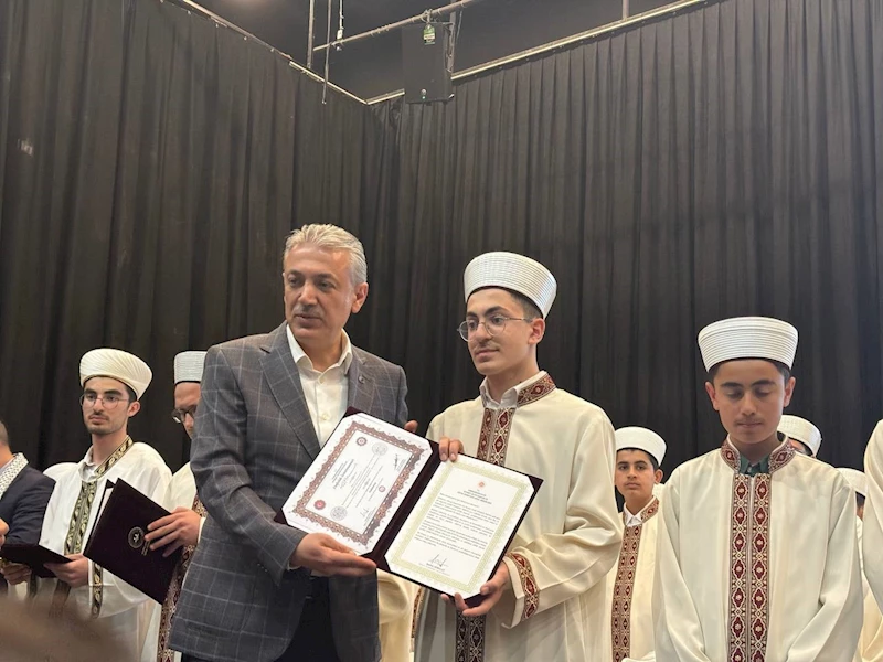 Mardin’de 128 hafız belgesini aldı

