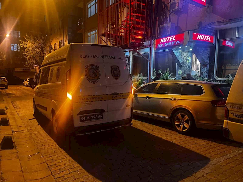 Küçükçekmece’de 60 yaşında bir erkek otel odasında ölü bulundu
