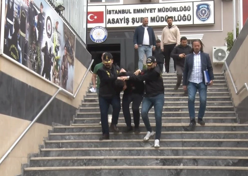 Beşiktaş’ta eşiyle kafeteryada oturan adama şok saldırı: Ensesinden silahla vurularak öldürüldü
