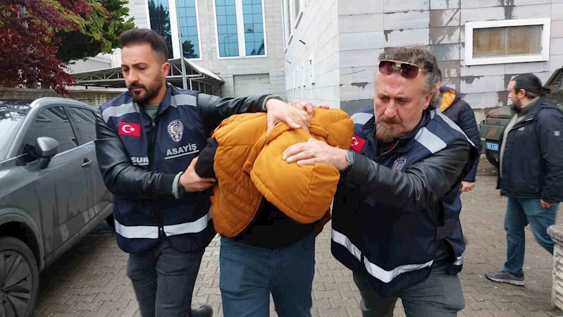 Sokak ortasında karısını öldüren şahıs saklandığı samanlıkta yakalandı
