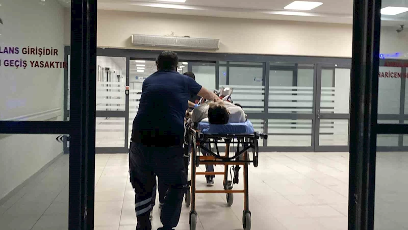 Konya’da bıçaklı kavga: 1’i ağır 2 yaralı
