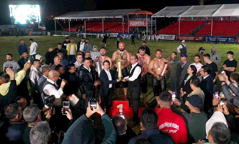Paşa’nın Aslanı, sezona altın kemerle başladı

