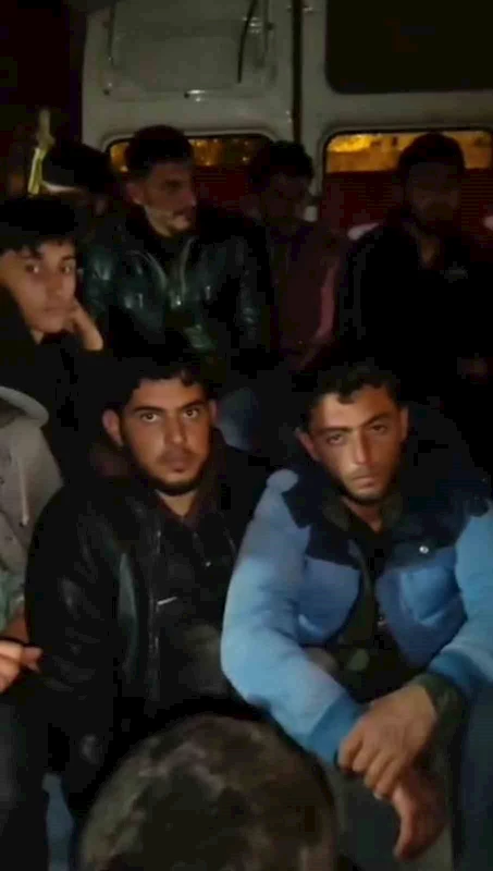 Göçmenleri tıka basa minibüse dolduran şahıs tutuklandı
