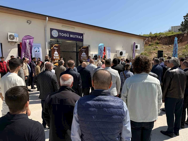 TOGÜ mutfakta öğrenciler üretirken öğrenecek
