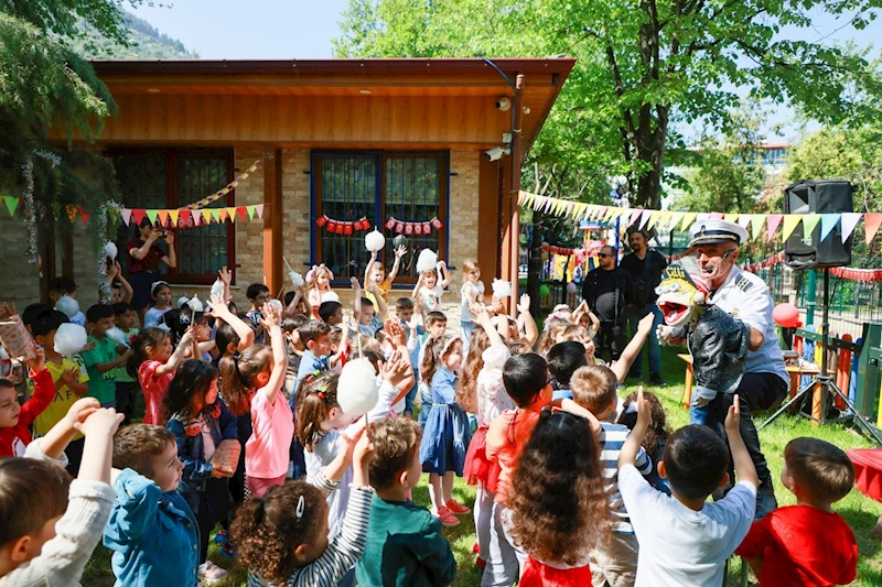 Yunusemreli minikler 23 Nisan kutlamalarına başladı
