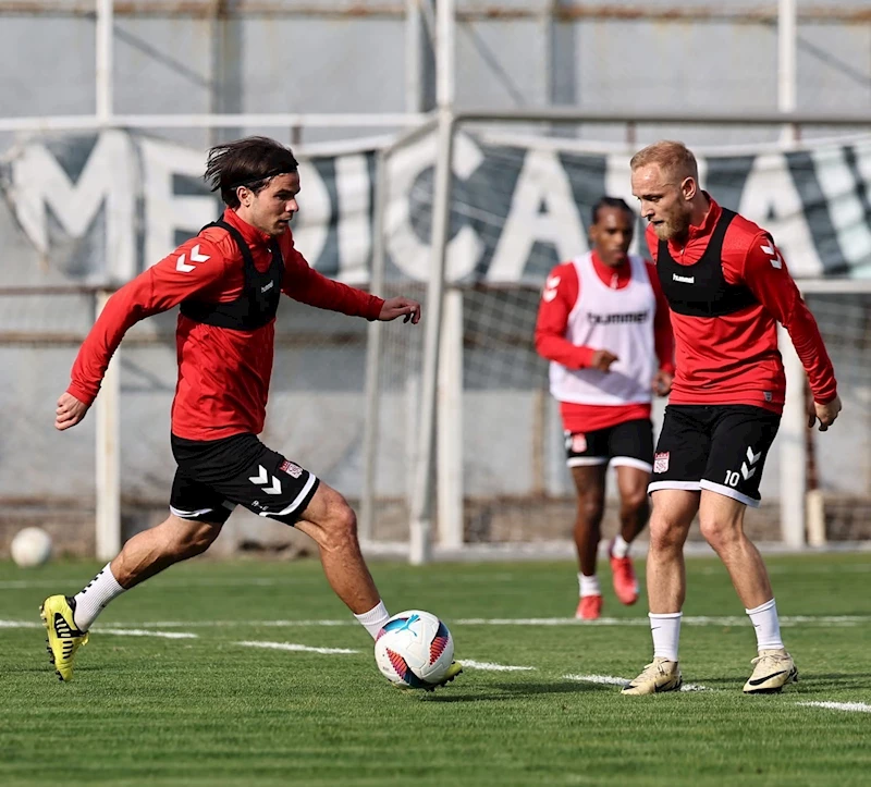 Sivasspor’da Antalyaspor maçı hazırlıkları sürüyor

