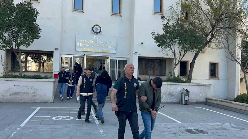 Sahte savcı ve avukatlara yönelik operasyon: 15 gözaltı
