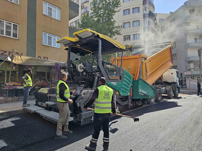 Mardin Büyükşehir Belediyesi Artuklu’da asfalt çalışmalarına başladı
