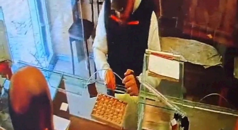 Sultanbeyli’de kuyumcudan 570 bin TL’lik külçe altın hırsızlığı kamerada
