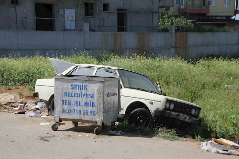 Bu da oldu: Buzdolabı, televizyon derken Fiat Tofaş otomobil de çöpe atıldı
