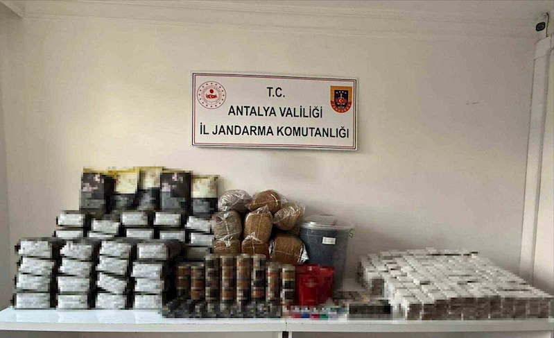 Antalya’da kaçak çay ve tütün operasyonu
