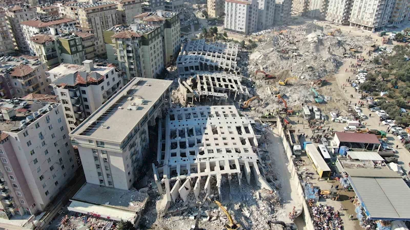 3 evladını Rönesans Rezidans’ta kaybeden gözü yaşlı anne adalet istedi
