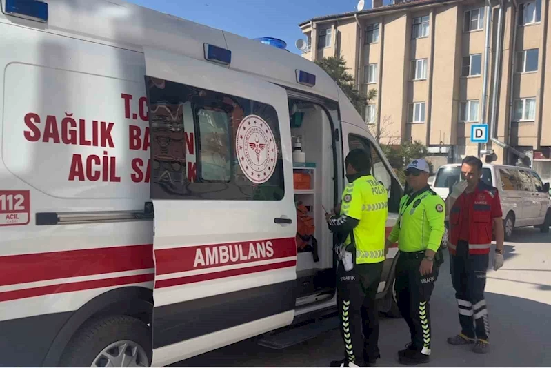 Bisiklet ile elektrikli skuter çarpıştı: 2 yaralı
