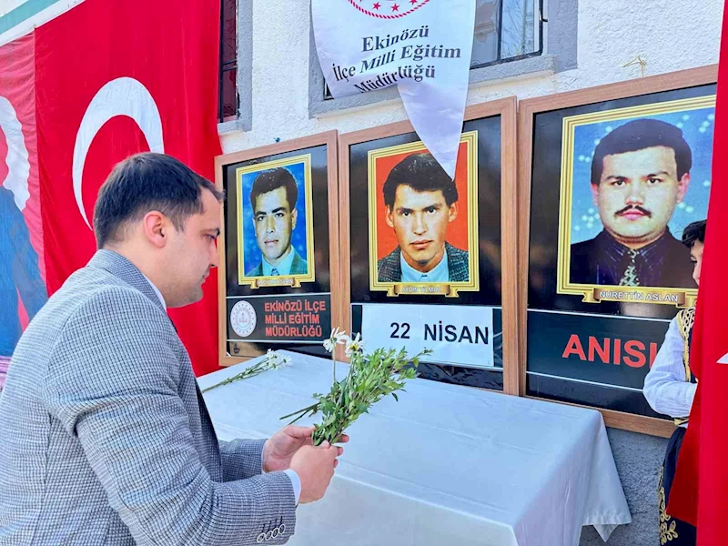 29 yıl önce şehit edilen öğretmenler anıldı
