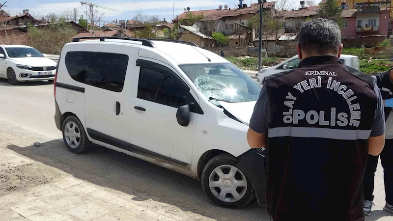 Malatya’da hafif ticari aracın çarptığı kadın hayatını kaybetti
