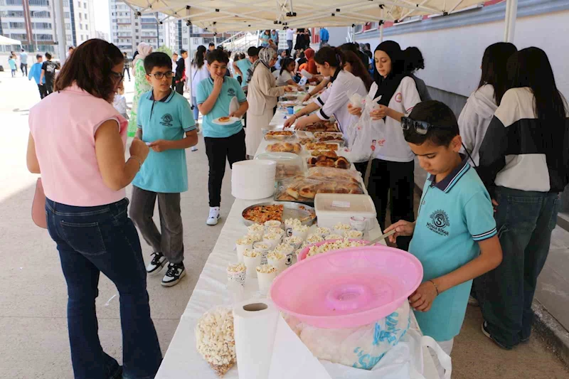 Diyarbakır’da Filistinli çocuklara destek için yardım kampanyası düzenlendi
