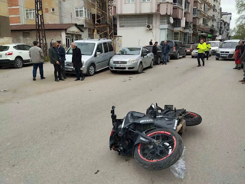 Motosikletin çarptığı yaya yaralandı

