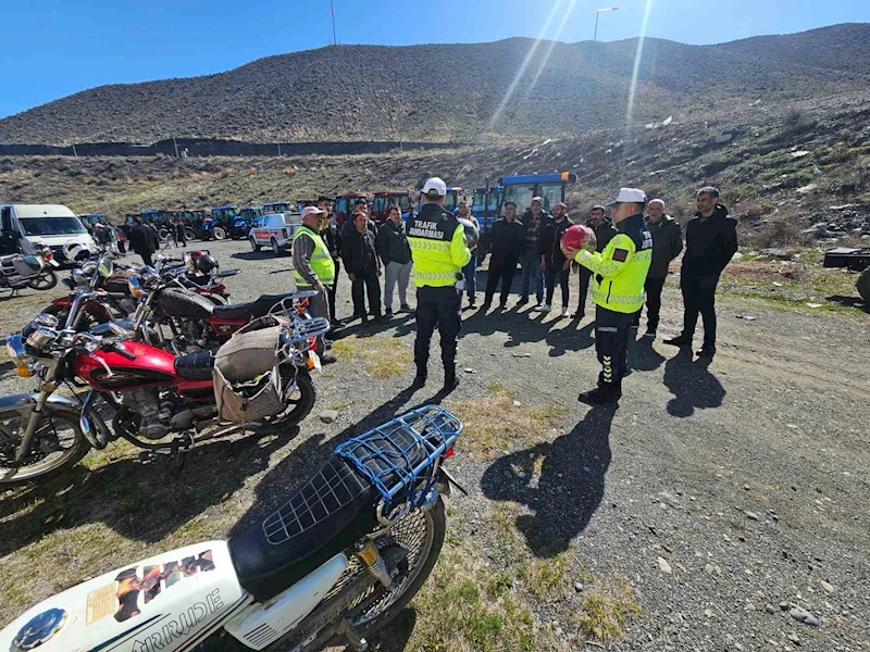 Kağızman’da motosiklet sürücüleri bilgilendirildi
