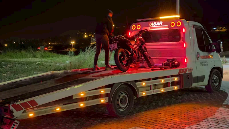 Gazipaşa’da seyir halindeki motosikletten düşen yolcu yaralandı
