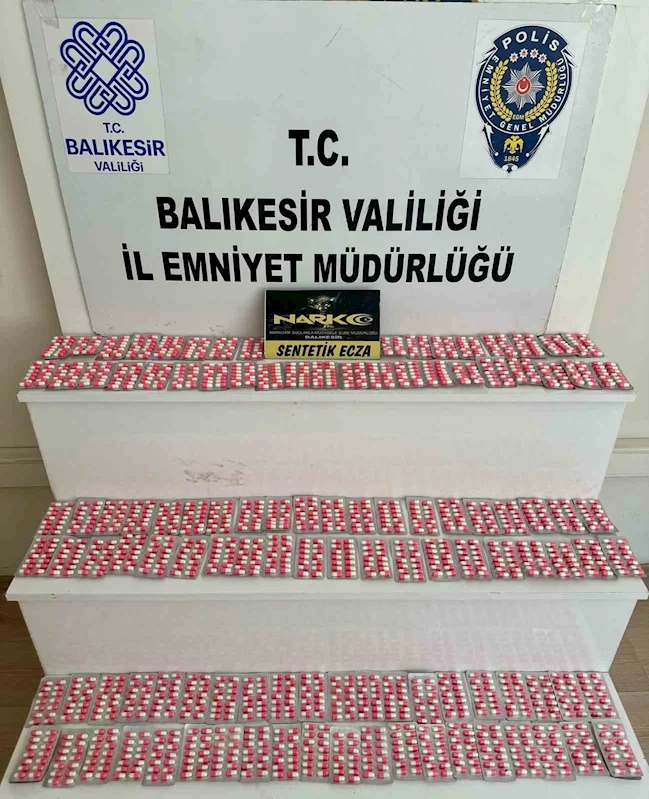 Balıkesir’de bin 666 sentetik hap ele geçirildi
