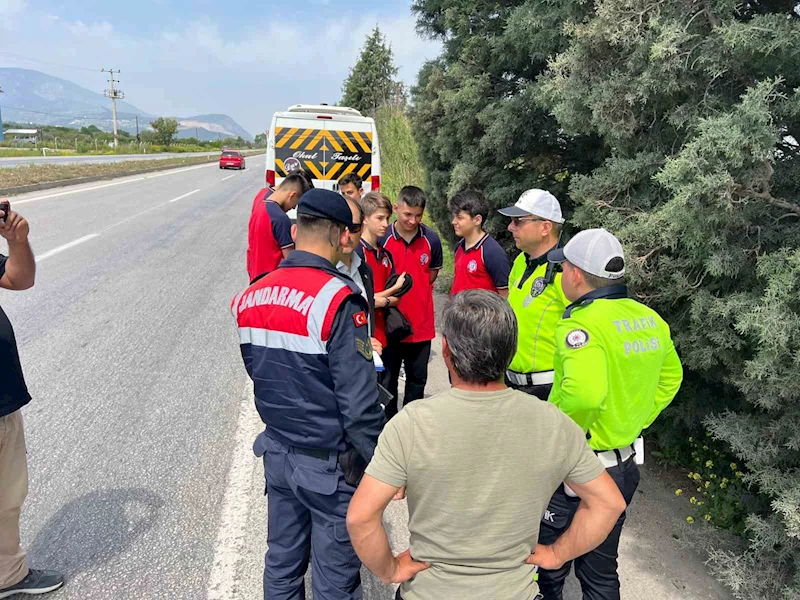 Manisa’da facianın eşiğinden dönüldü: 9 öğrenci yaralandı
