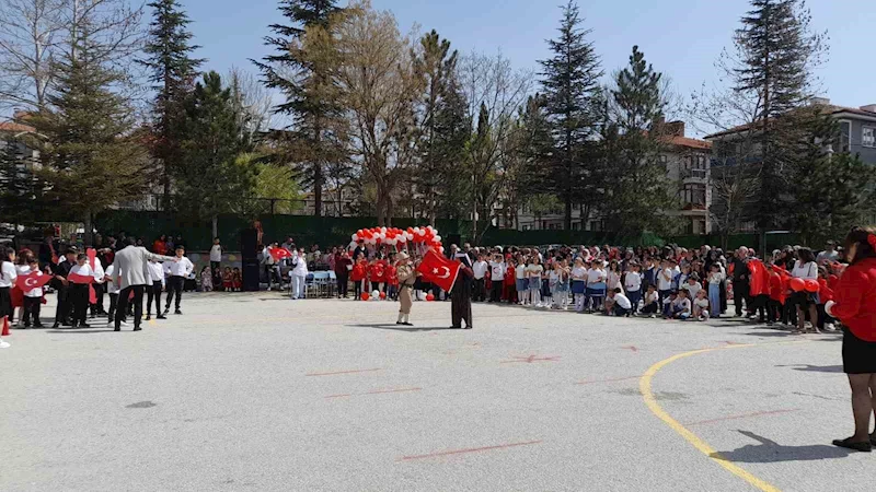 Afyonkarahisar’da 23 Nisan’da duygulandıran gösteri
