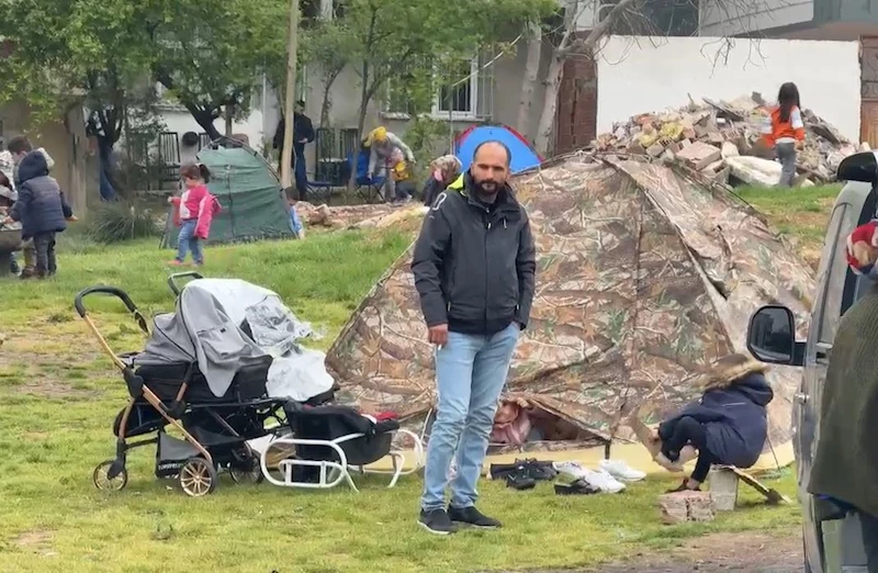 Arnavutköy’de vatandaşlar parka çadır  kurdu
