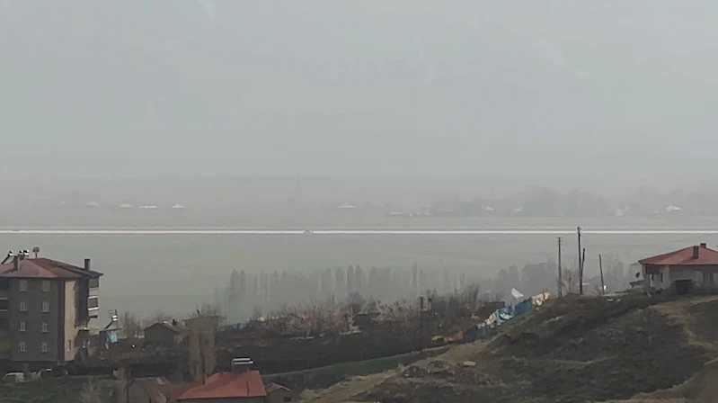 Yüksekova’da toz bulutu
