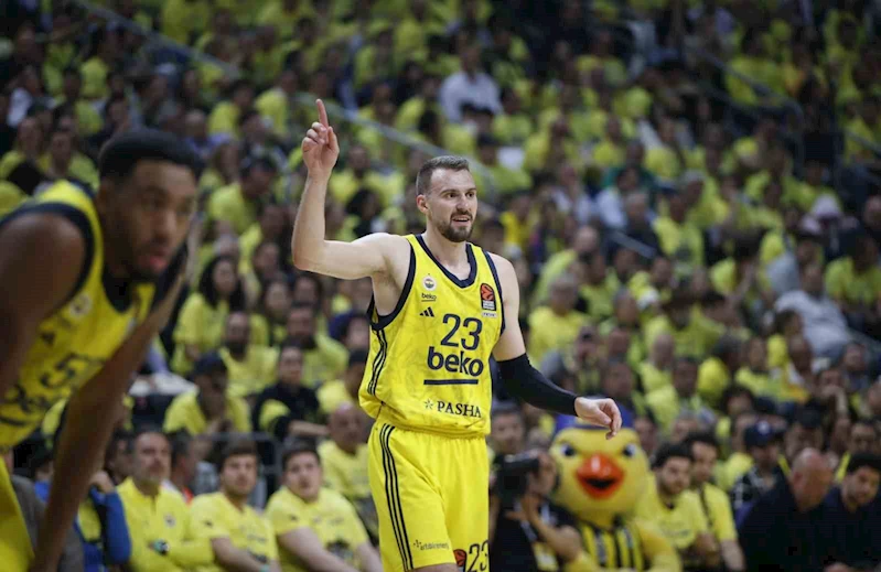 Fenerbahçe, play-off serisinde 1-0 öne geçti
