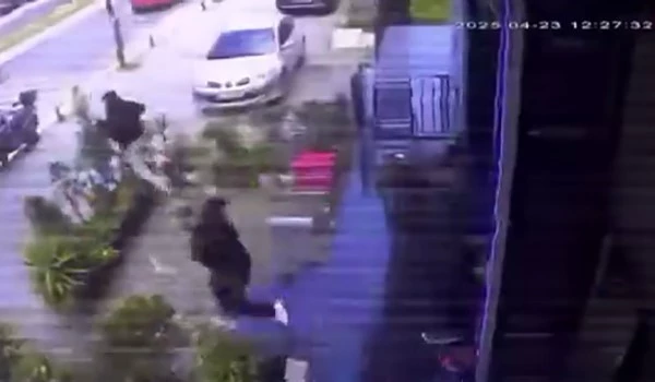 Eyüpsultan’da deprem anı: Berberden kendilerini dışarı attılar

