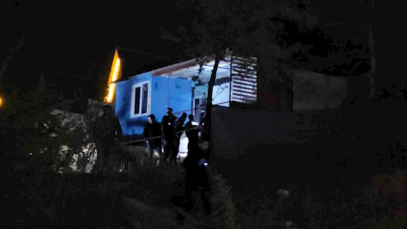 Kazara ateşlendiği öne sürülen tabancayla başından vurularak hayatını kaybetti
