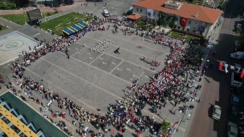Manisa’nın ilçelerinde 23 Nisan coşkusu yaşandı
